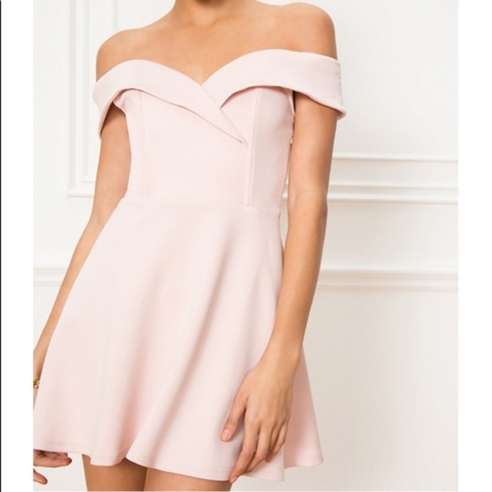 🆕 NWT Revolve Superdown Blythe Off The Shoulder Mini Dress